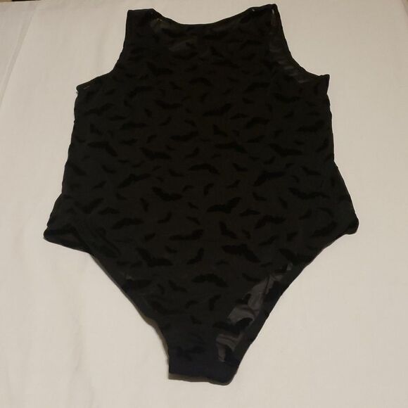 Torrid 3X Black Bat Velvet & Mesh V Neck Bodysuit - Picture 8 of 11